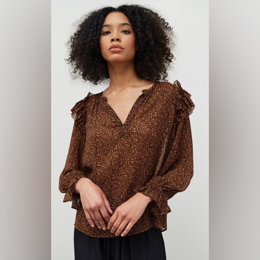 GRADE & GATHER BLACK AND RUST RUFFLE SLEEVE GOLD THREAD TOP